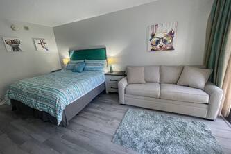 Resort Zoned Studio / King Bed / Sofabed / Kitchenette / Free WiFi And Parking