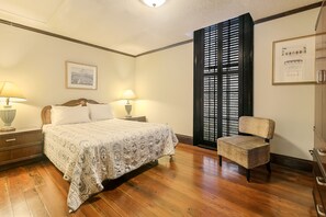 Bedroom 4- 1 extra long full Bed