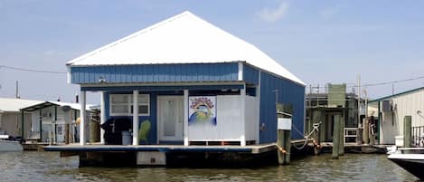 Venice Honeyhole houseboat
