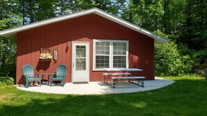 The Loons' Nest guest cottage