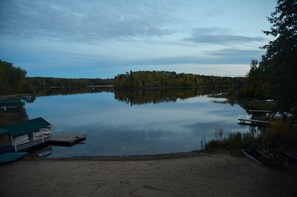The lake view with the island in front of us. 