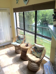 Across from Schlitterbahn!!! 2/2 W/Awesome Comal River Views! Sleeps 8 FUN! FUN!