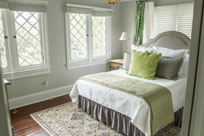 Queen in bedroom 1