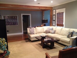 Entertainment Area, TV