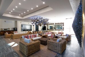 Nayri 301, Lobby. (MyPvRentals)