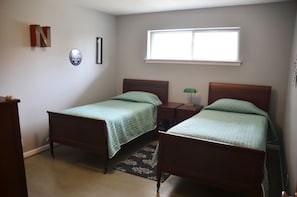 Twin bedroom