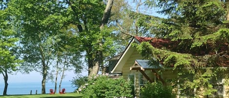 the lake and bluff are your front garden