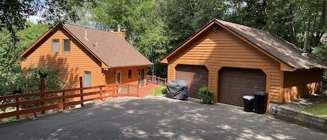 Guest Cabin - great for two families