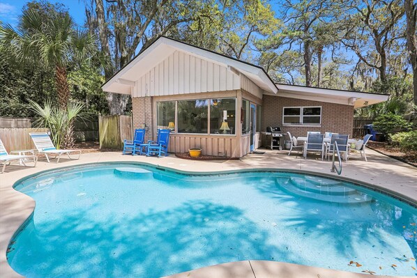 2 Cassina Lane in South Forest Beach