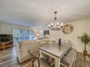 Dining Table with Seating for Six at 11 Wildwood