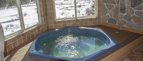 Indoor spa tub