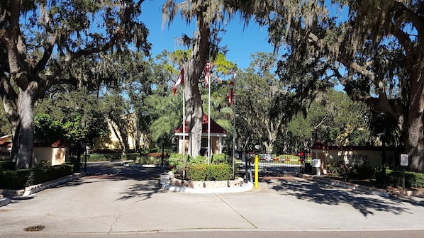 Front gates with on-site security 24/7