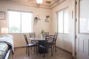 Small Dinette Seats 5