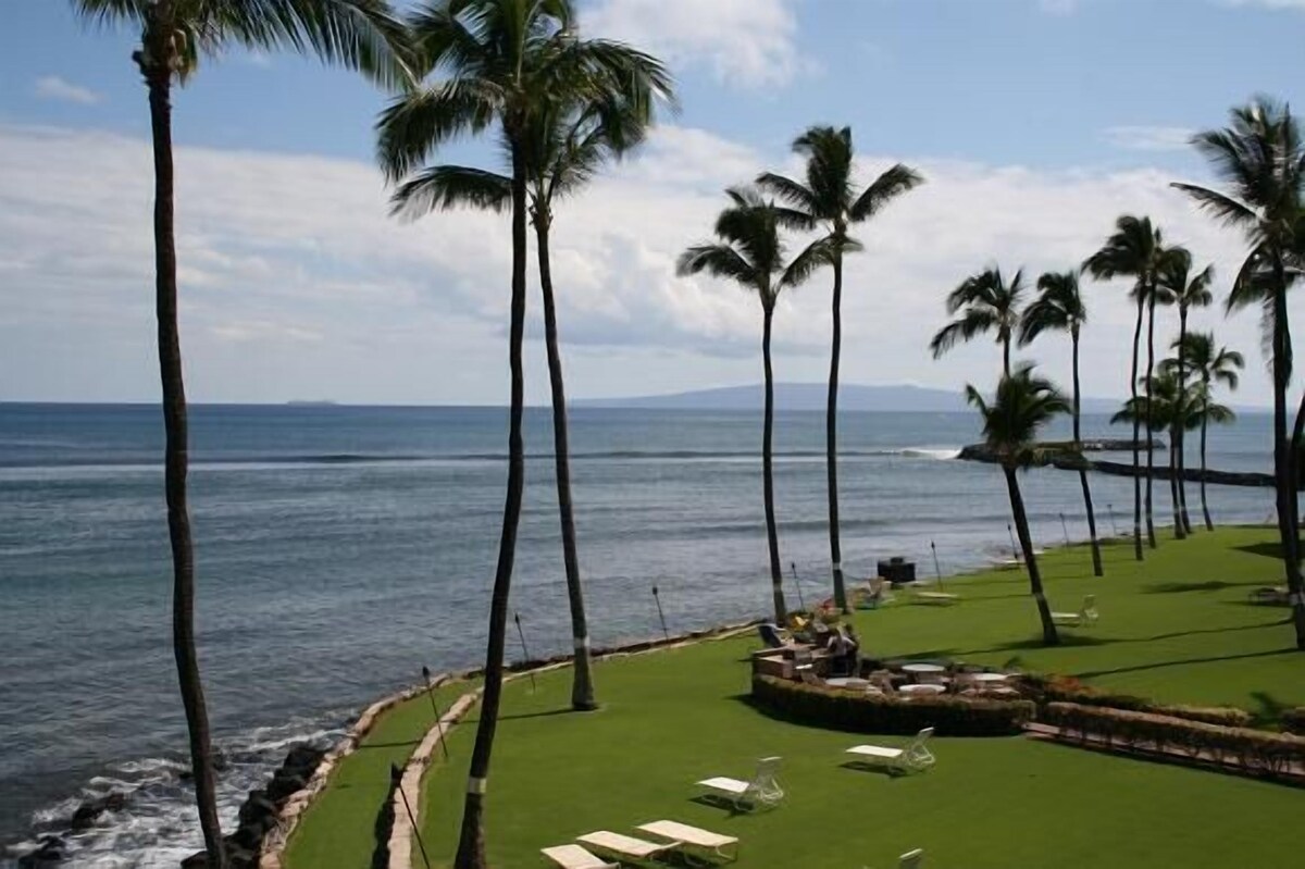 Oceanfront, Luxurious Bed & Bedding, Air Conditioned, fast WiFi!