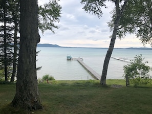 This cottage has access to Big Glen Lake. It is shared with one other cottage.
