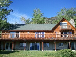 Back deck with walkout basement