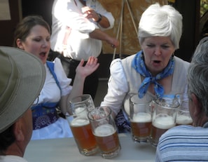 Thirsty Oktoberfest St. Pauli Girls