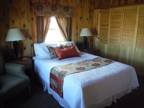 Master Bedroom with Queen size bed
