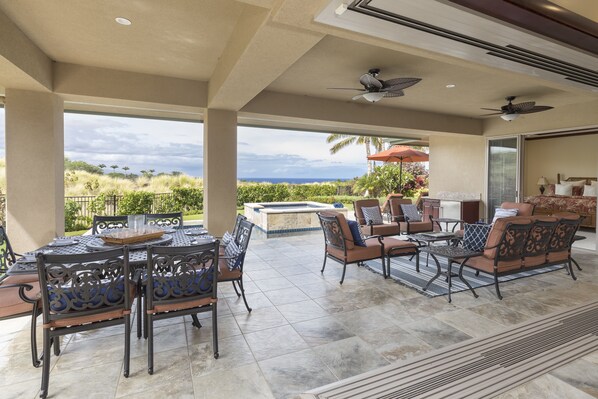 Multiple locations for everyone to spread out and enjoy the view from lanai