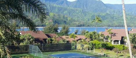 AMAZING view of Hanalei Bay, Mountain Ranges, Sail Boats & Waterfalls from Lanai