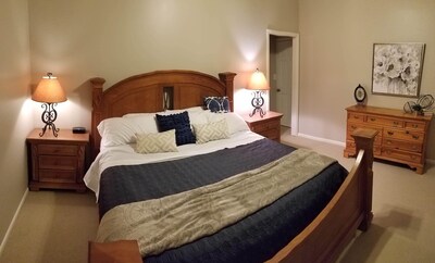 Master Suite on Main (King)