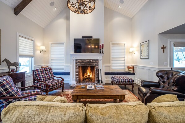 Open Floor plan - living room