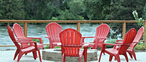 Fire pit & river view