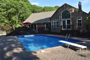 Extra large pool with ten foot deep end
