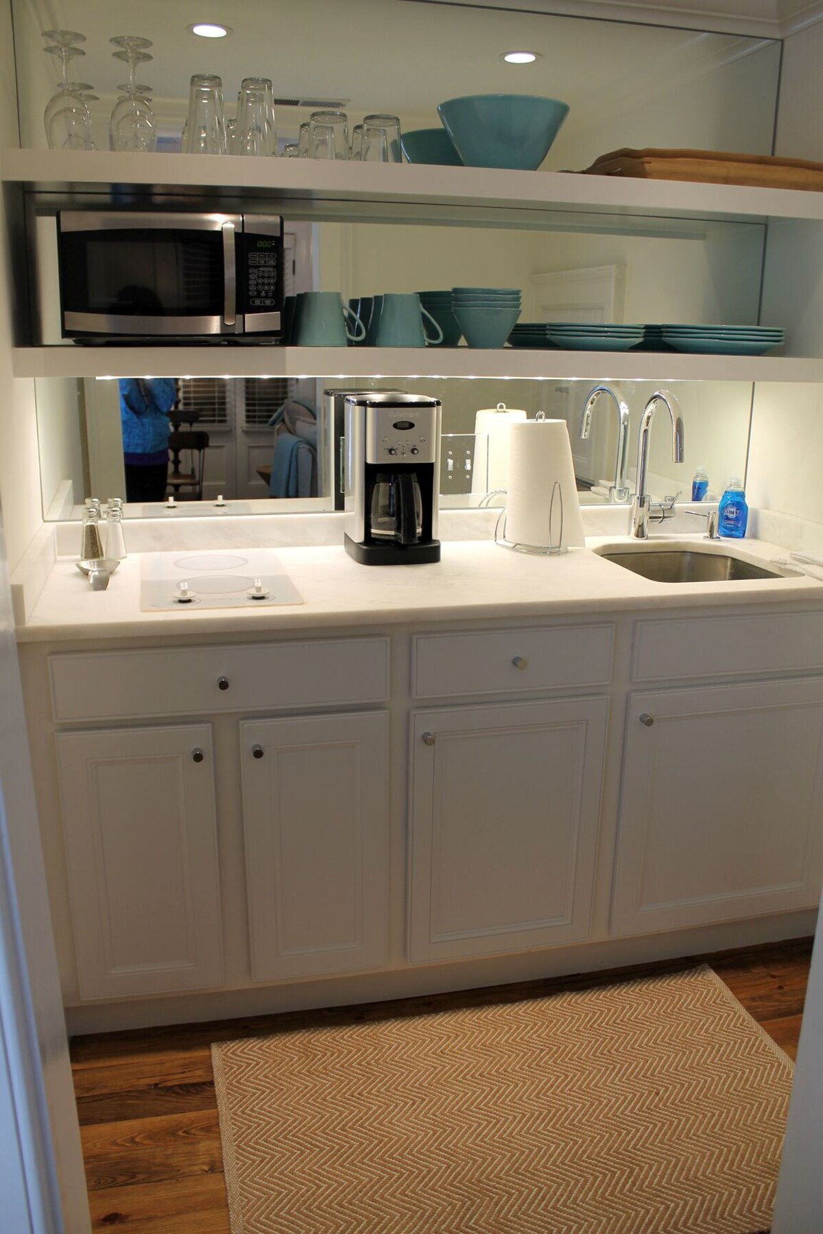 Historic Romantic Downtown Row House with Free Parking