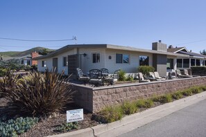 This home has a wonderful ocean-facing patio and beautiful landscaping.