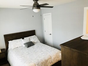 Bedroom #1 with Full en-suite Bathroom