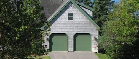 Mother-in-law apartment over garage