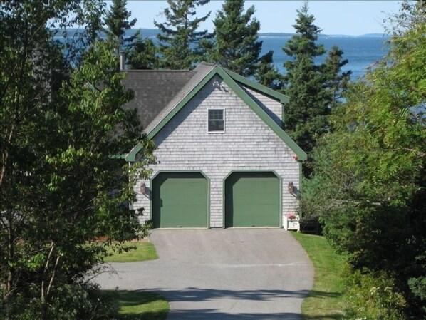 Mother-in-law apartment over garage