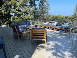 Large deck to enjoy 