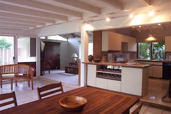 Open-Plan Lush Garden Home Near Kailua & Lanikai Beaches