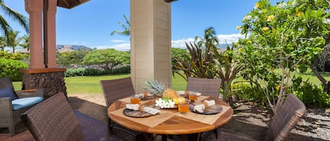 Outdoor dining with private Lanai and BBQ