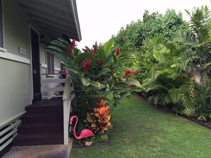 Front entrance to beach cottage