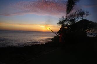 Sunset Pt. BEACH Cottage/ almost beachfront w yard, bikes for 2 guests only.