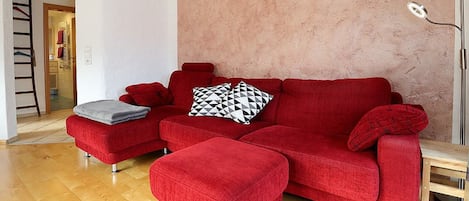 Ferienwohnung, 80qm, 2 Schlafzimmer, Ostbalkon, max. 4 Personen