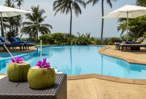 Luxurious Beachfront Pool Villa, 5BRM.