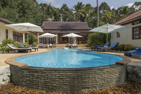 Luxurious Beachfront Pool Villa, 5BRM.