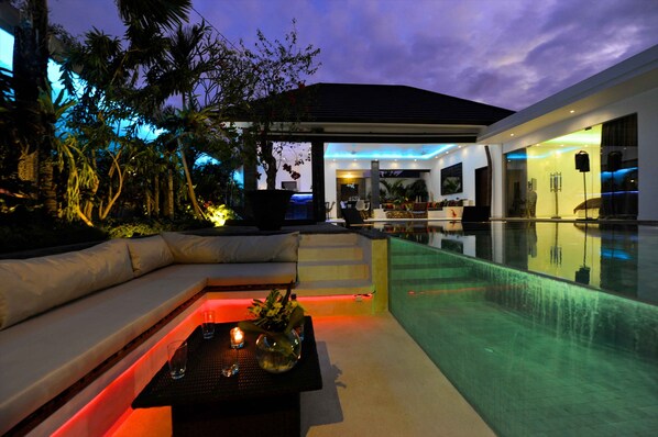 Villa Cantik sun lounge