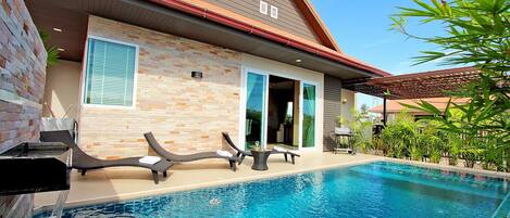 Family Suit 3 Bedroom With Private Pool 