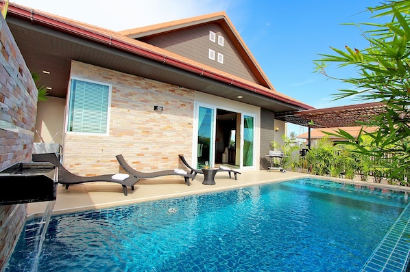 Family Suit 3 Bedroom With Private Pool
