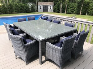 Outdoor dining