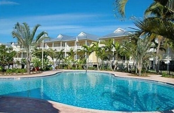 Poolside at Coral Hammock Town Homes. How nice this is....