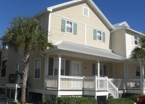 Welcome to Key West!
3 bedroom/ 3 bathroom town house.
