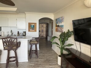 New appliances, new floor, arched entry, crown molding, 6th floor.