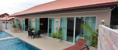 Double Pool 6 Bedroom Villa  B55-56