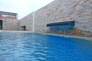 Double Pool 6 Bedroom Villa B57-58